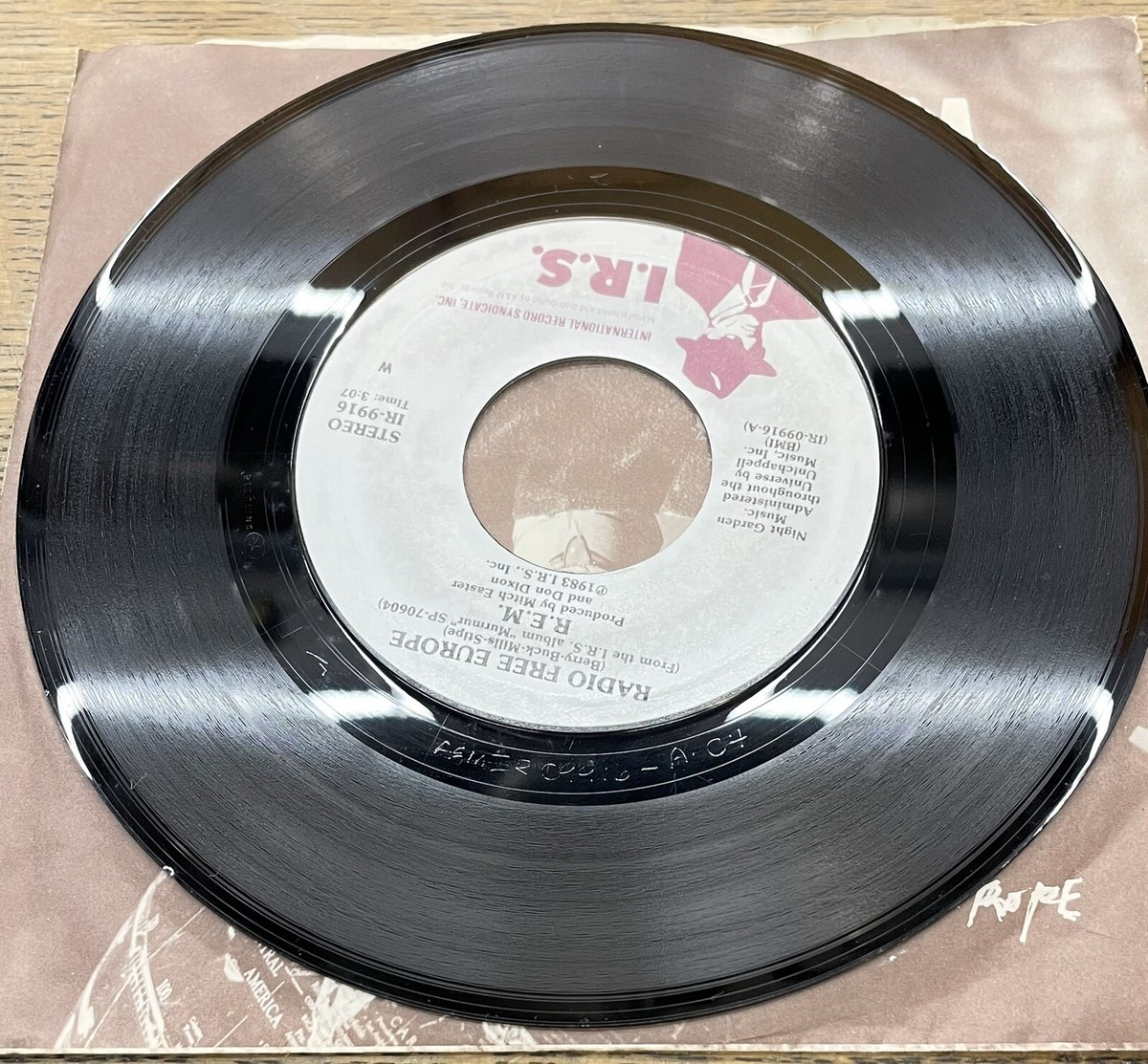 REM RADIO FREE EUROPE THERE SHE GOES 1984 7
