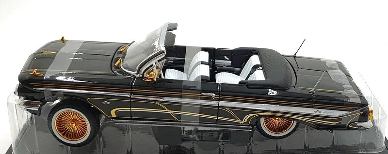 Sun Star 1/18 比例 2110 - 1961 雪佛兰 Impala Lowrider 开放式可转换黑色 — 第 4/4 张图片