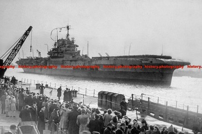 F008132 British aircraft carrier HMS Formidable Southampton
