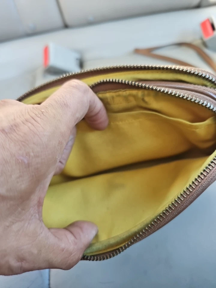 COACH EDIÇÃO LIMITADA PACMAN COURO BRITÂNICO BRONZEADO/AMARELO PEQUENO CORPO X - Imagem 4 de 4