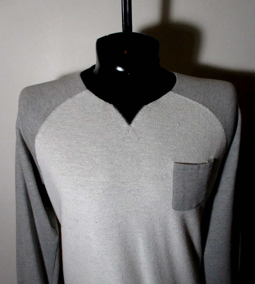 Sudadera WESC Gris Manga Larga Cuello Redondo Talla L Foto 2 de 4