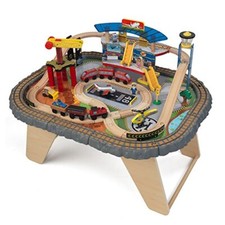 KidKraft 17564 Transportation Station Holzeisenbahn-Set & Spieltisch für Kinder 