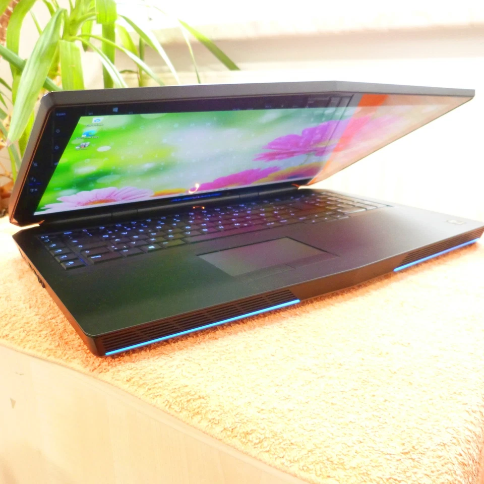 Alienware 17 R2 HIGH END 17 pollici TOUCH Gaming GTX l 16GB RAM NUOVO SSD Win... - Immagine 4 di 4