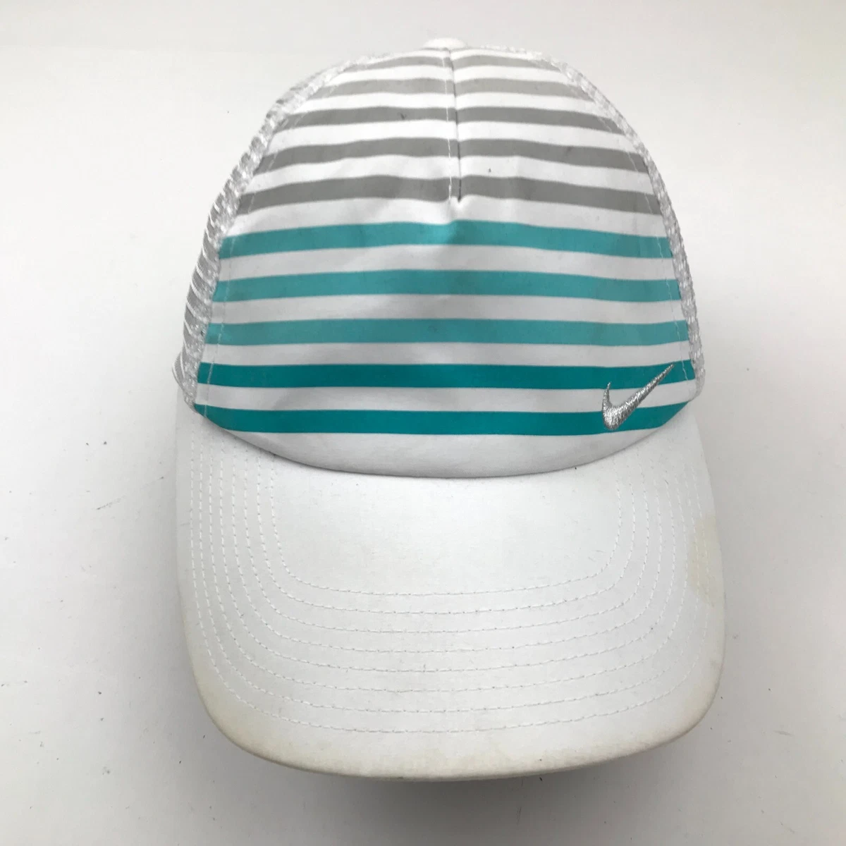white nike hat womens
