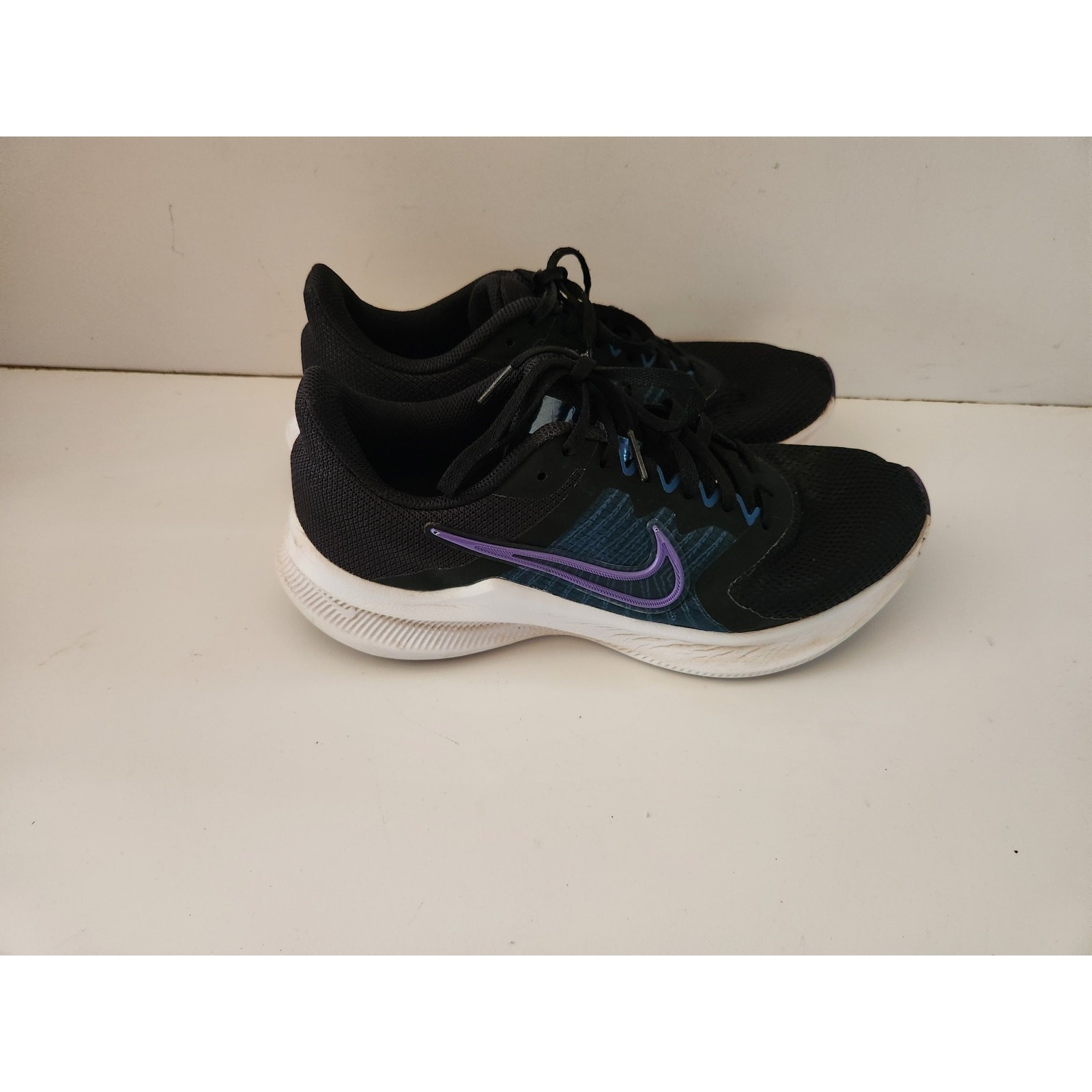 Nike Women's Downshifter sz 9.5 Running Shoe thumbnail 3