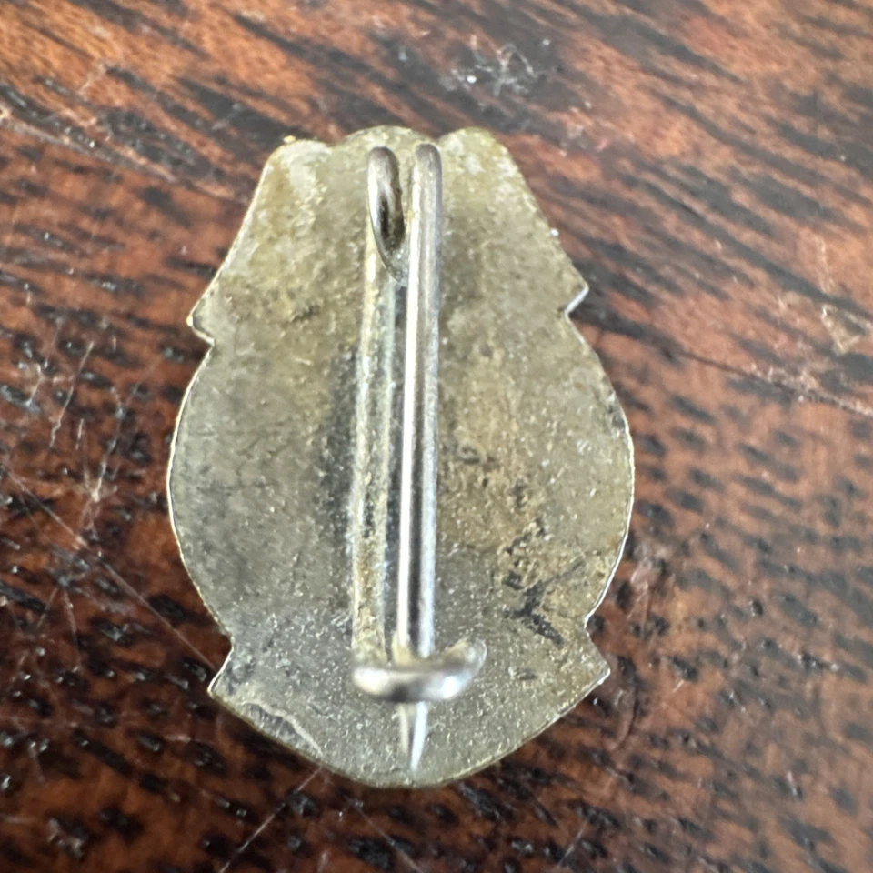 Prendedor de solapa tono plateado insignia patrulla cruce seguridad regreso a la escuela AAA de colección 1960 Foto 2 de 3