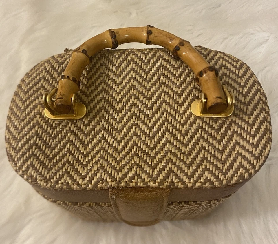 Vintage 1960’s Woven Raffia Straw Mini Purse Travel Case Bamboo Top Handle Read  - Image 4 of 4