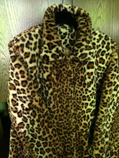***   NEUWERTIGE   LEO-Kunstpelz jacke  ****