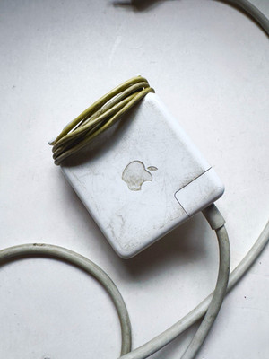 Apple White MagSafe Power Adapter Charger w/ US Plug for MacBook iBook