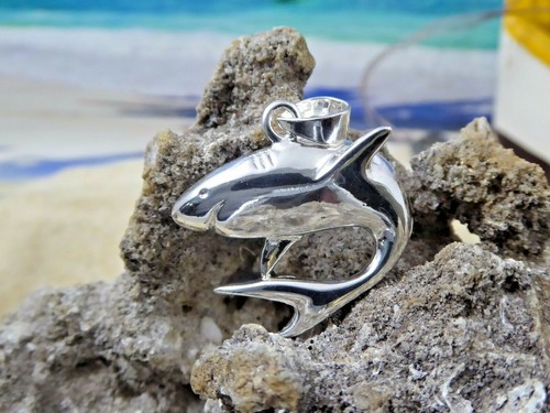 Silver shark pendant 1 3/8" tall .925 Sterling Silver, Fast free shipping - Picture 2 of 4