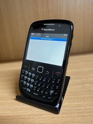BlackBerry Curve 8520 schwarz entsperrt QWERTZ Handy - voll funktionsfähig