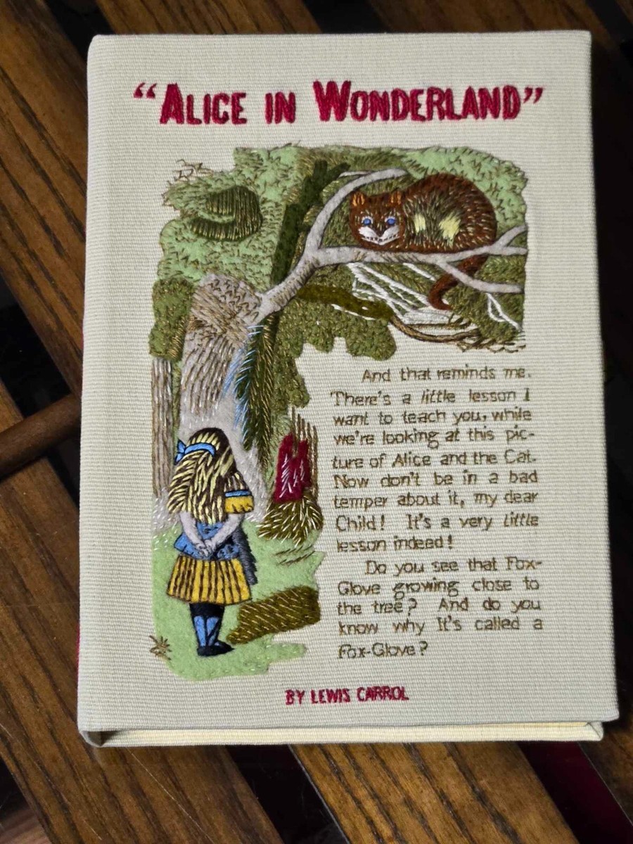 オリンピア ル タン ｘDisney 不思議の国のアリス刺繍 ラウンド Olympia Le-Tan Alice in Wonderland Book Clutch Bag #10/77