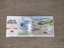 1/72 Scale Hasegawa A11 Bell UH-1H IROQUOIS plastic kit and decal OldNewSt Japan