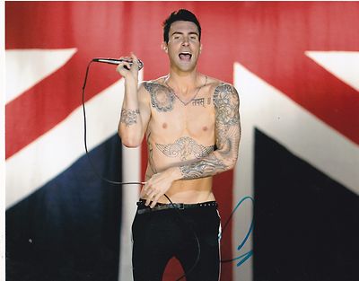 ADAM LEVINE SIGNED 8X10 PHOTO AUTHENTIC AUTOGRAPH MAROON 5 COA B