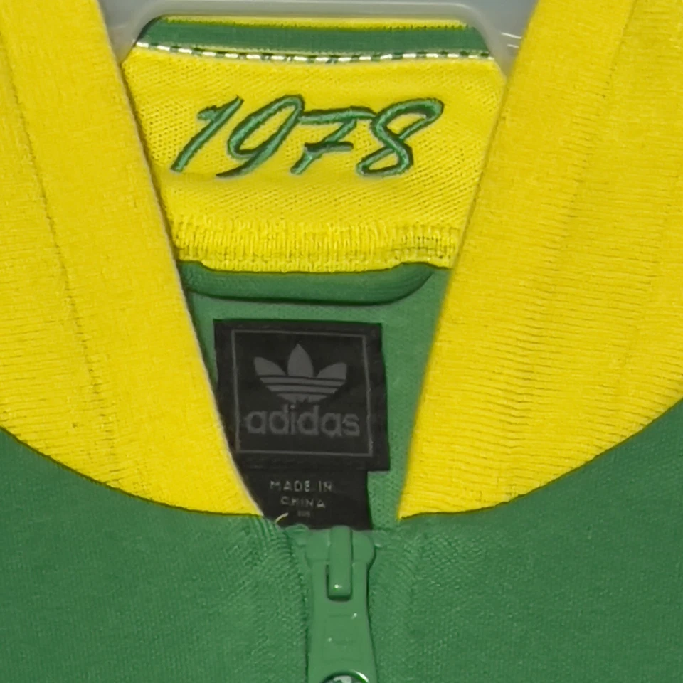 Adidas Brasil Chaqueta de Pista Copa Mundial de Fútbol Top Fútbol Talla M Cremallera Completa 2010. Foto 4 de 4