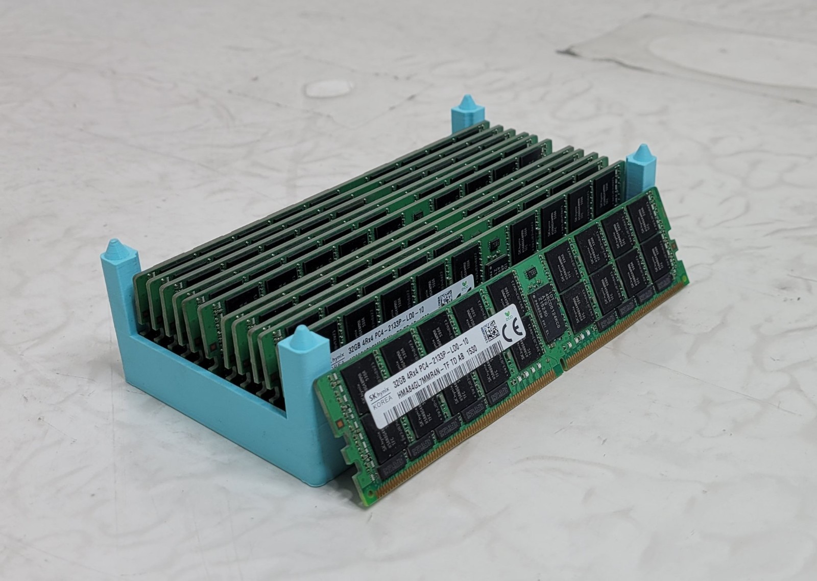 как выглядит 384GB 12 x 32GB Lot of 32GB SK hynix DDR4 ECC Registered Server RAM - LRDIMM фото