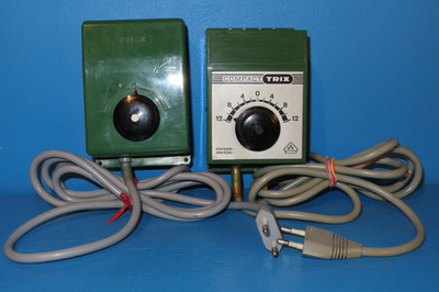 2x TRIX TRAFO Compact T30A Gleichstrom 220V/50-60Hz -13Va#8926