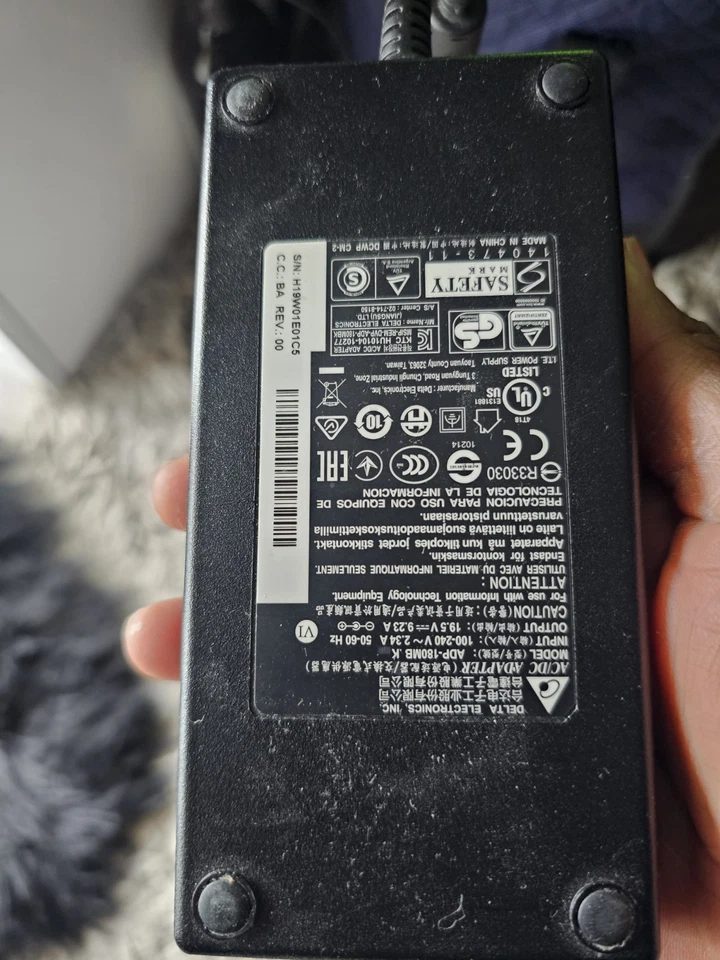 MSI Gaming Laptop i7-7700HQ GTX 1060 3GB Vram 16GB RAM 500GB SSD 17.3” FHD - Image 2 of 4