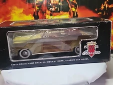 VINTAGE Motor City Classics 1948 Chrysler Town and Country BEAUTIFUL WAGON 