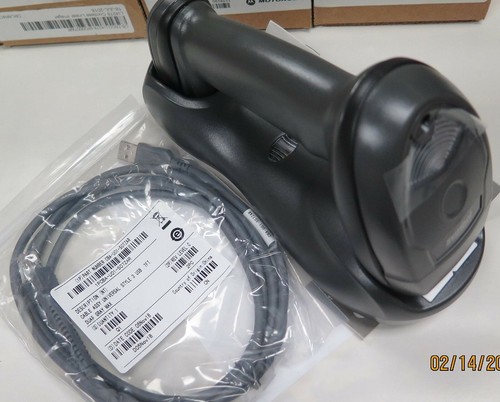 Escáner de código de barras portátil Zebra Symbol LI4278-SR20007WR 1D con cable USB y base - Imagen 4 de 17