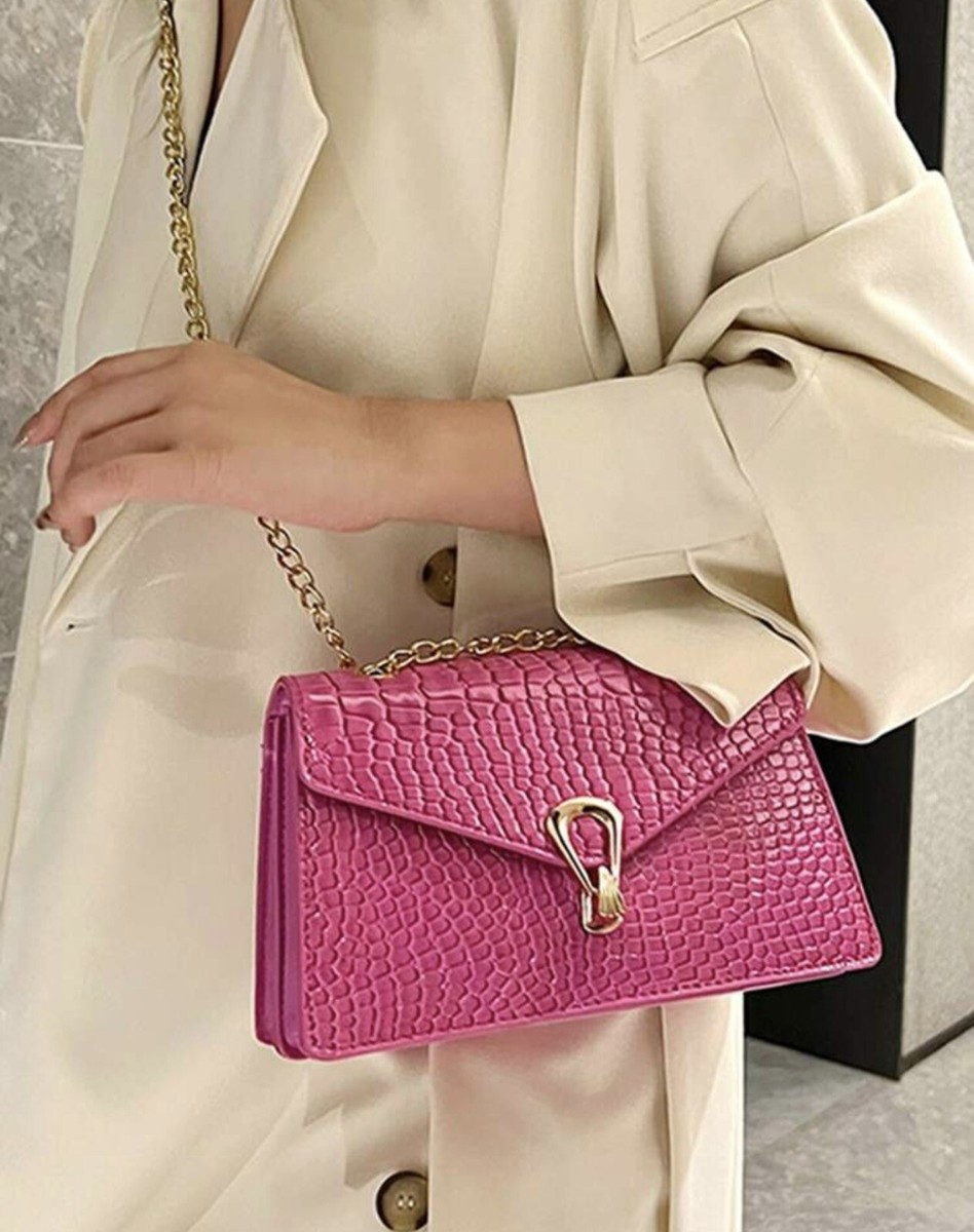 Sac à Main Bandoulière Rose Bonbon En Similicuir Verni - Chaîne Dorée, Taille Moyenne, Parfait Pour Sortie