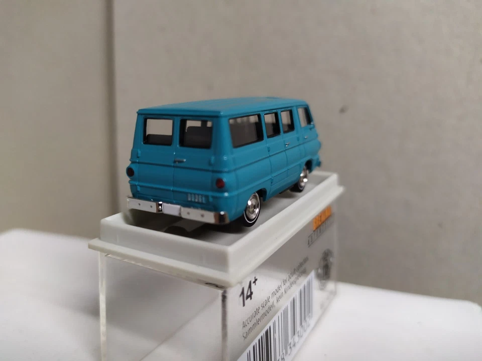 Dodge A-100 . Azul . Microbús . Brekina 34300 . Escala 1/87 - Imagen 3 de 4