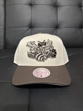 Mitchell & Ness NBA HWC SnapBack Charlotte Hornets Cream Brown New