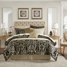 Elegant Chenille Jacquard King Comforter Four-Piece Set