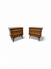 Mid-Century Modern United Walnut Nightstands - Set of 2