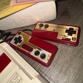 Nintendo Family Computer Famicom Console System with Games Cib Complete