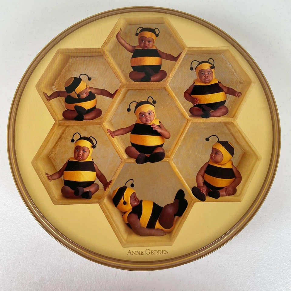 Contenedor de almacenamiento de colección de colmenas Anne Geddes redondo de hojalata "baby bees" Foto 2 de 4