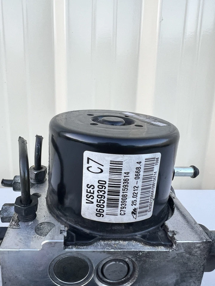 Holden Captiva CG7 ABS Pump Module 01/11-06/18 96859390 - Image 2 of 4