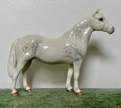 Beswick Connemara Pony 'Terese of Leam' 1641 in grau glänzend
