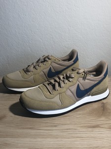 nike internationalist women beige