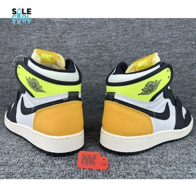 NIKE AIR JORDAN 1 RETRO HIGH OG ナイキ エア ジョーダン 1 レトロ ハイ OG WHITE/VOLT/UNIVERSITY GOLD s-l400.jpg