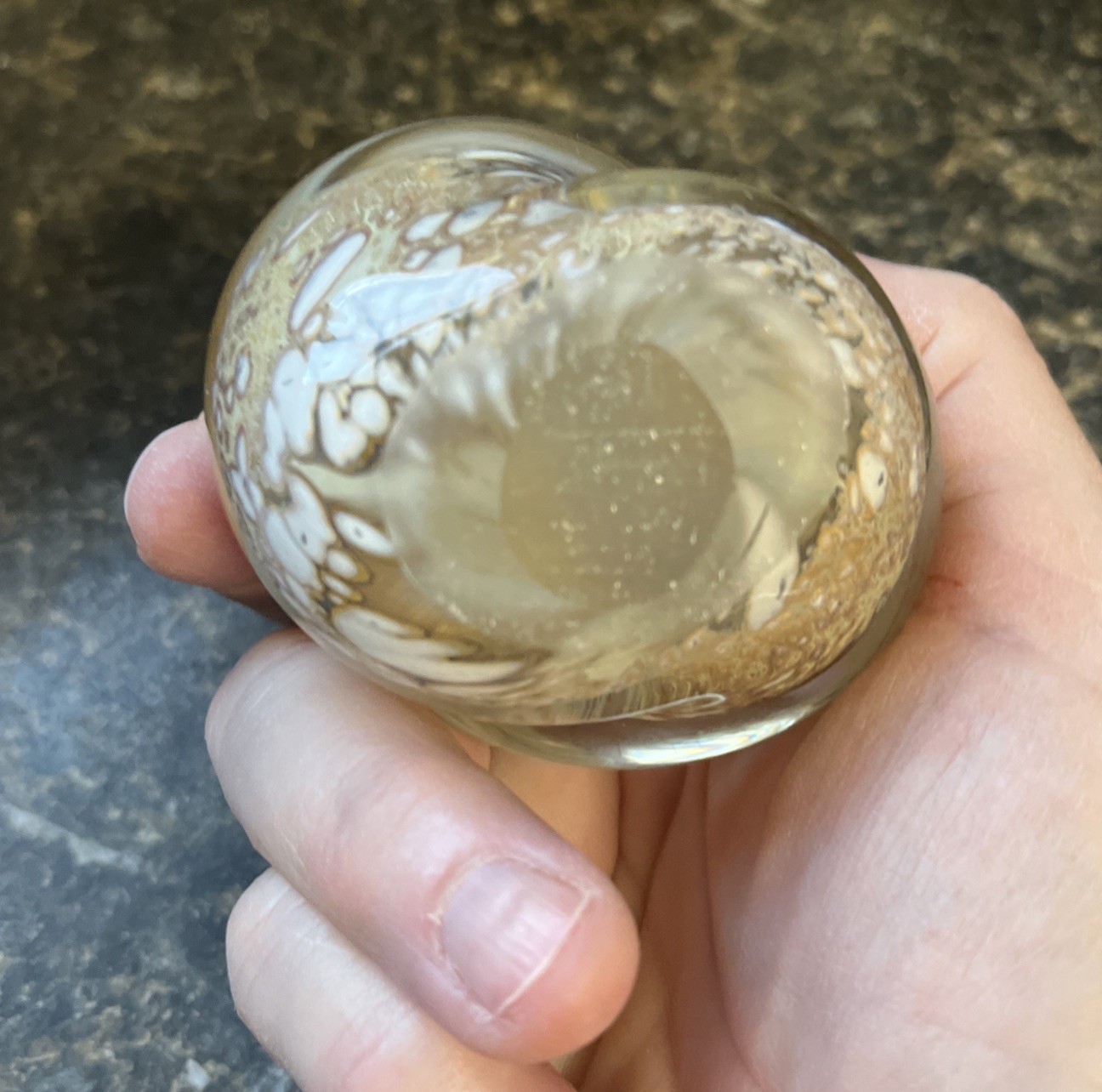 Unbranded Hand-Blown Glass Seashell Paperweight 12oz Gold Speckled Murano Style