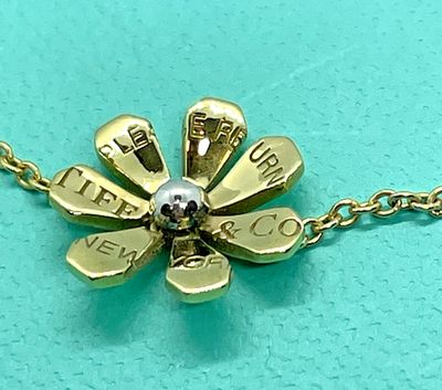 Tiffany & Co. Return to Tiffany Love Bugs Daisy Bracelet 18k Gold