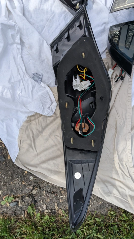 Luces traseras LED ahumadas VLAND para Hyundai Sonata 2011-2014 con señales secuenciales Foto 2 de 4