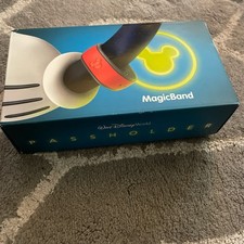Disney Parks PASSHOLDER Magic Band Original box. USED.