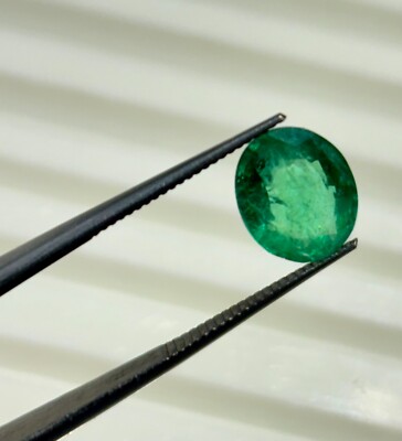 natural emerald gemstone zambia oval shape green color transparent