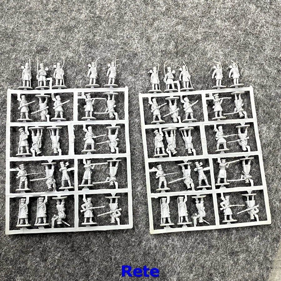 2PCS 1:72 Scale HaT Industries #8099 Russian Militia Army Soldier Miniatures Toy - Image 3 of 4