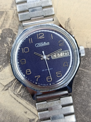 Vintage Soviet USSR Men's Wrist Watch SLAVA 2428 26J Day/Date Serviced 1980s