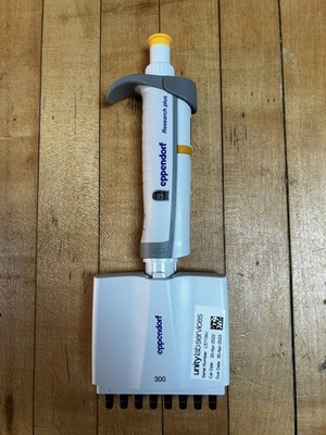 Eppendorf 8-Channel Pipette 30-300 µL   Multichannel   Tested Excellent 
