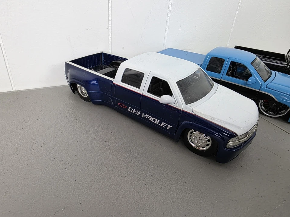 Lote de 3 camiones diecast escala 1:24 GMC y Chevys Foto 3 de 4