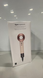 Soplador secador de pelo Dyson Supersonic rosa claro