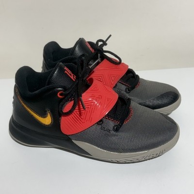Nike Kyrie Flytrap 3 Boys 5Y Basketball Shoes Sneakers BQ5620-011 Very Nice!!!