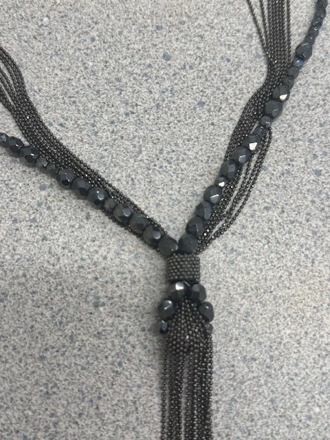 PESERICO Italia_collar corbata cristal fino y metal_$265 Foto 3 de 4