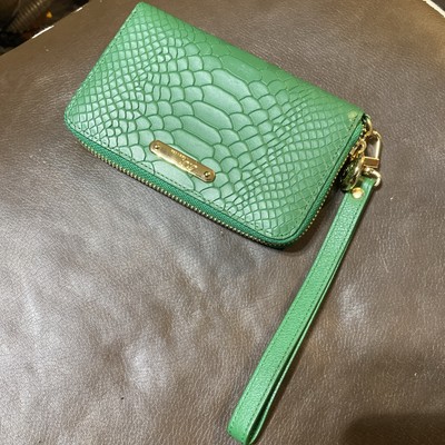 GiGi New York Women's City Wallet / Wristlet Green Genuine Leather MSRP $225 NEW