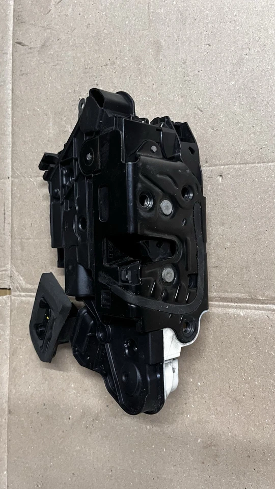 Volkswagen 5K1837015E - Actuador de cerradura de puerta Foto 3 de 3