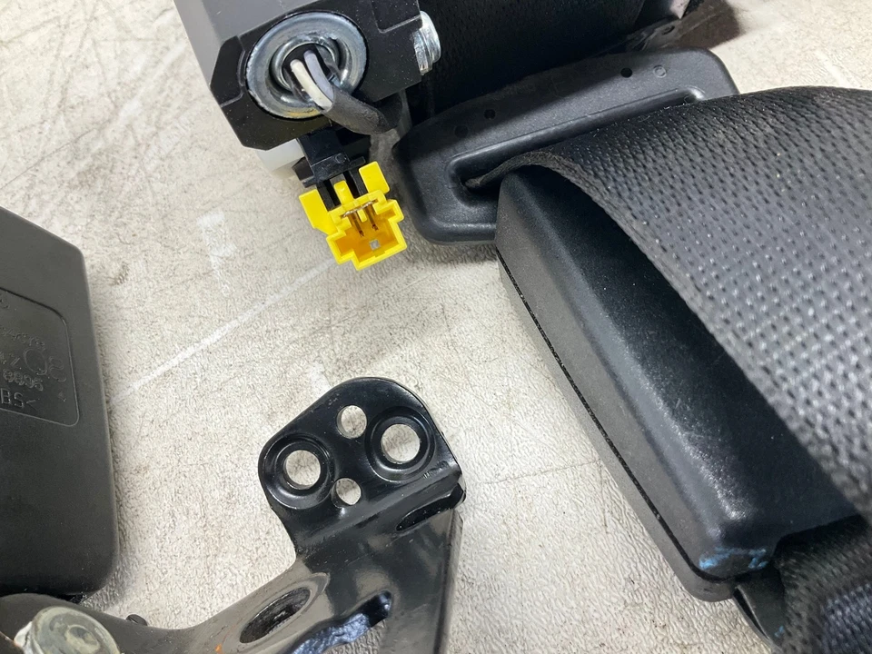 10-16 Mercedes-Benz E350 W212 retractor de cinturón de seguridad trasero izquierdo y derecho con hebilla OEM Foto 4 de 4